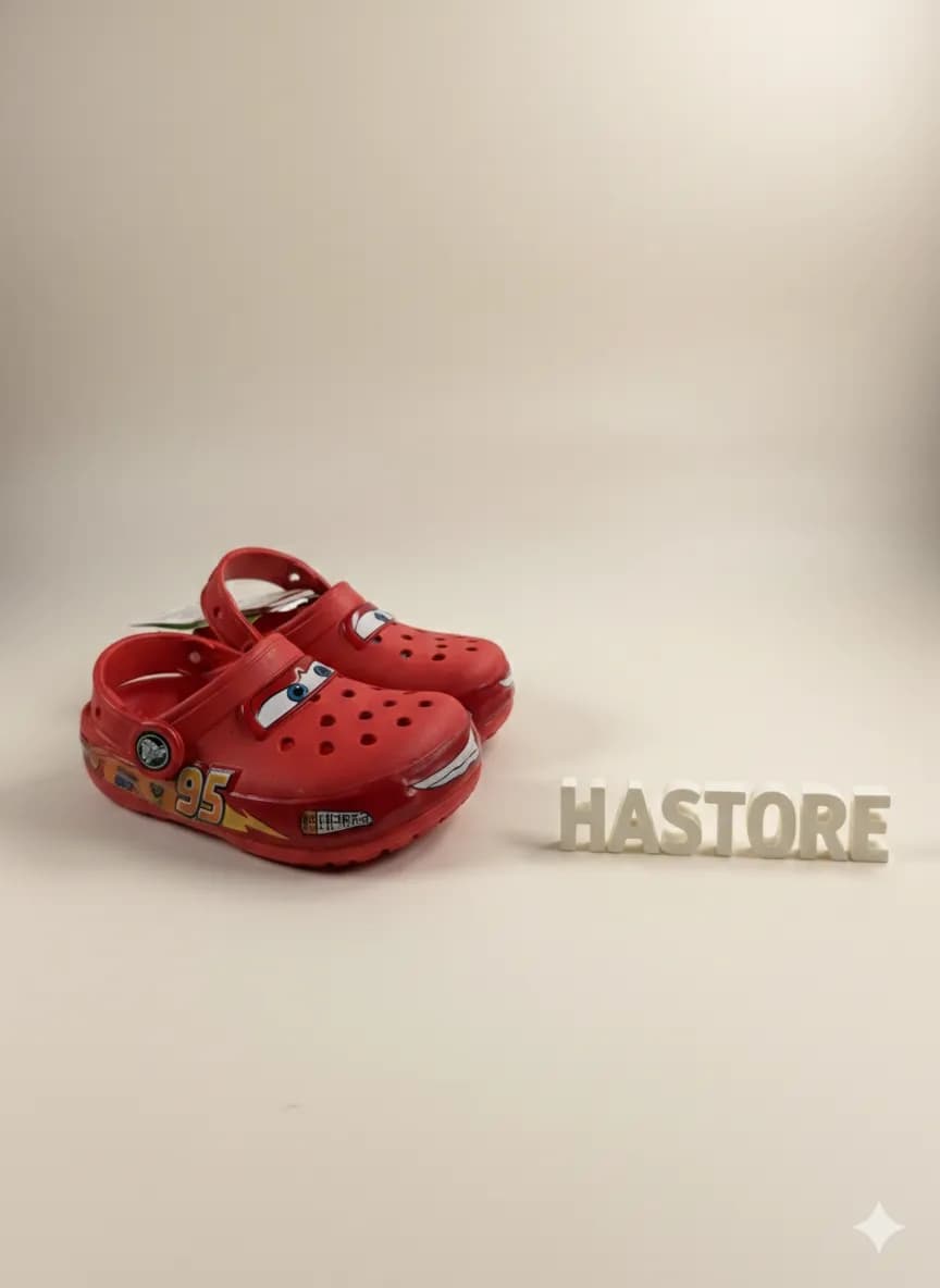 閃電麥坤 x Crocs 經典發光洞洞鞋